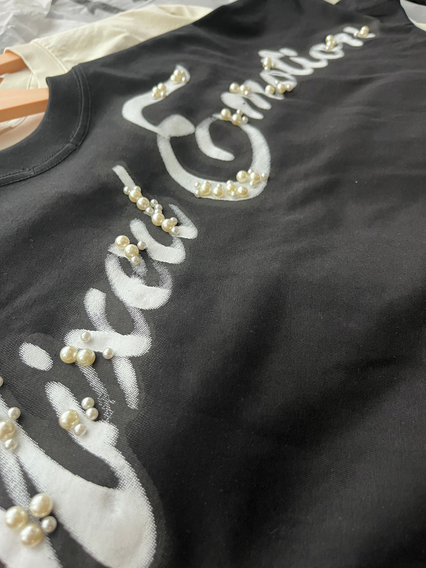 Mixed Emotion Perlas Tee Negro