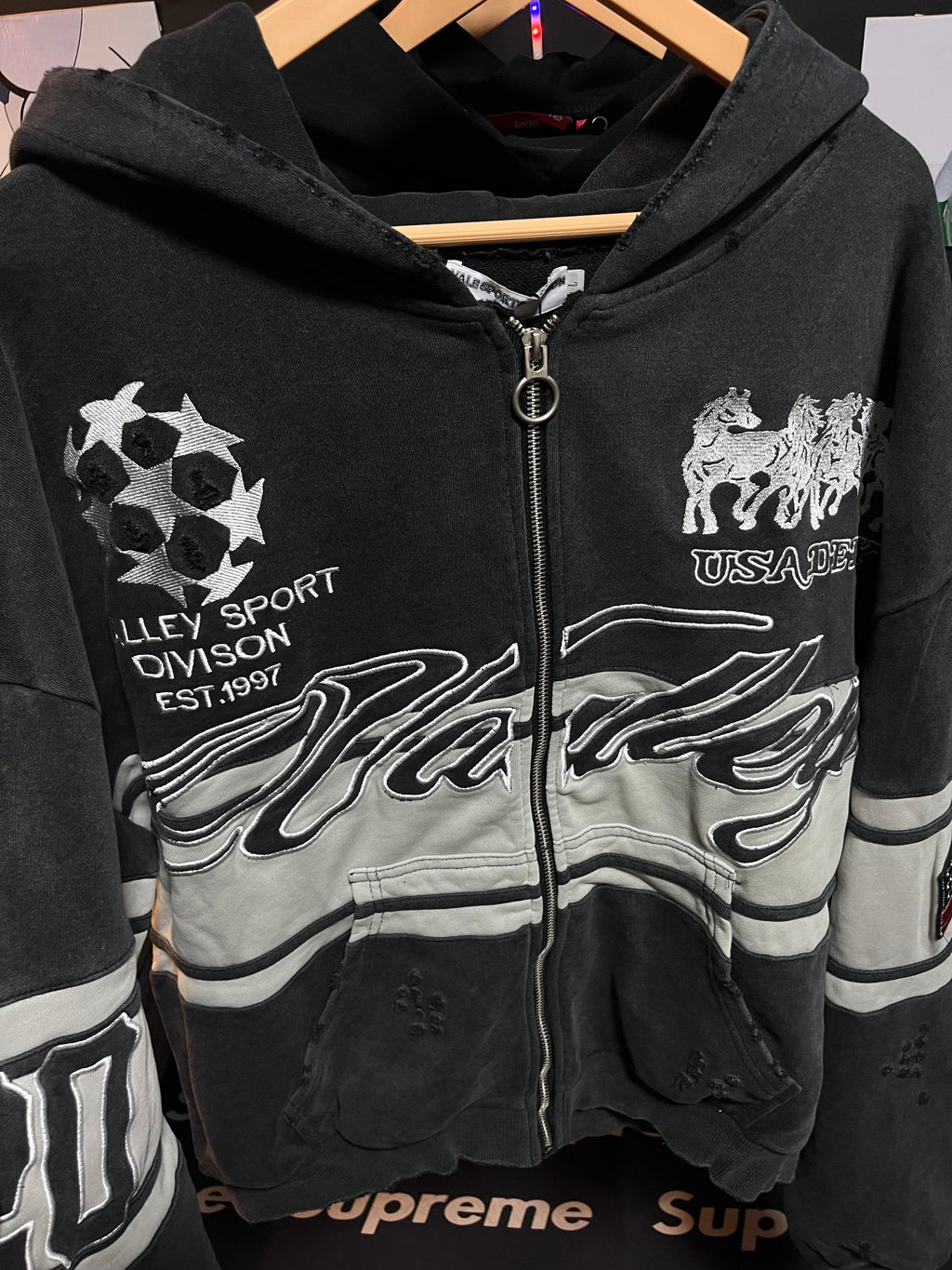 BLACK CURSIVE ZIP UP HOODIE VALLEY
