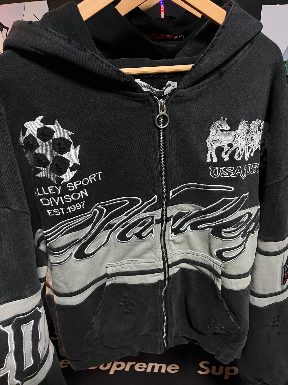 BLACK CURSIVE ZIP UP HOODIE VALLEY
