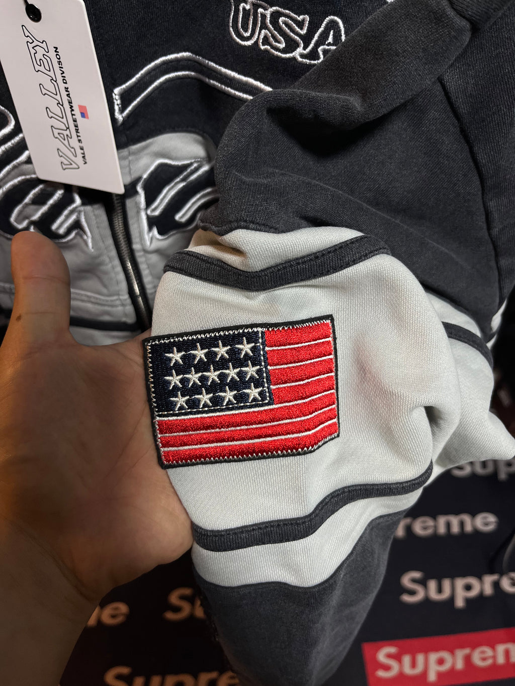BLACK CURSIVE ZIP UP HOODIE VALLEY