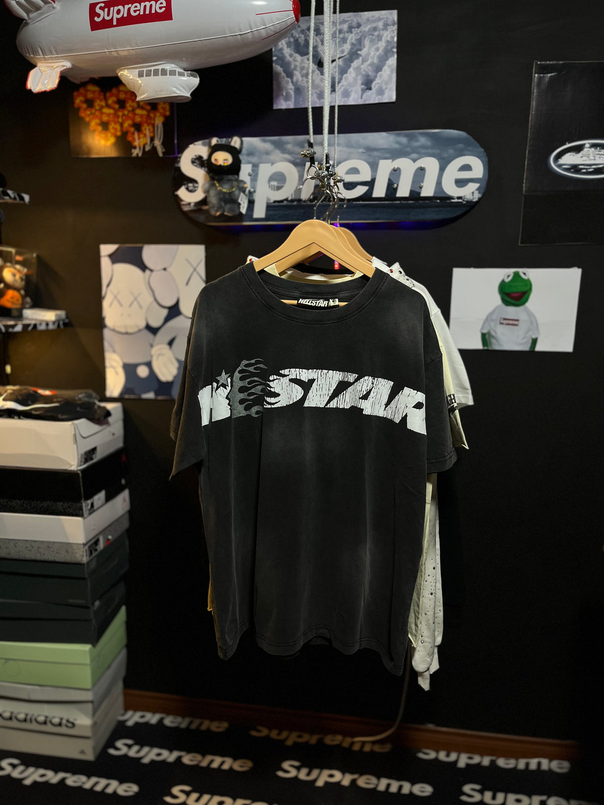 HELLSTAR Hellstar studios cartoon logo sparkle