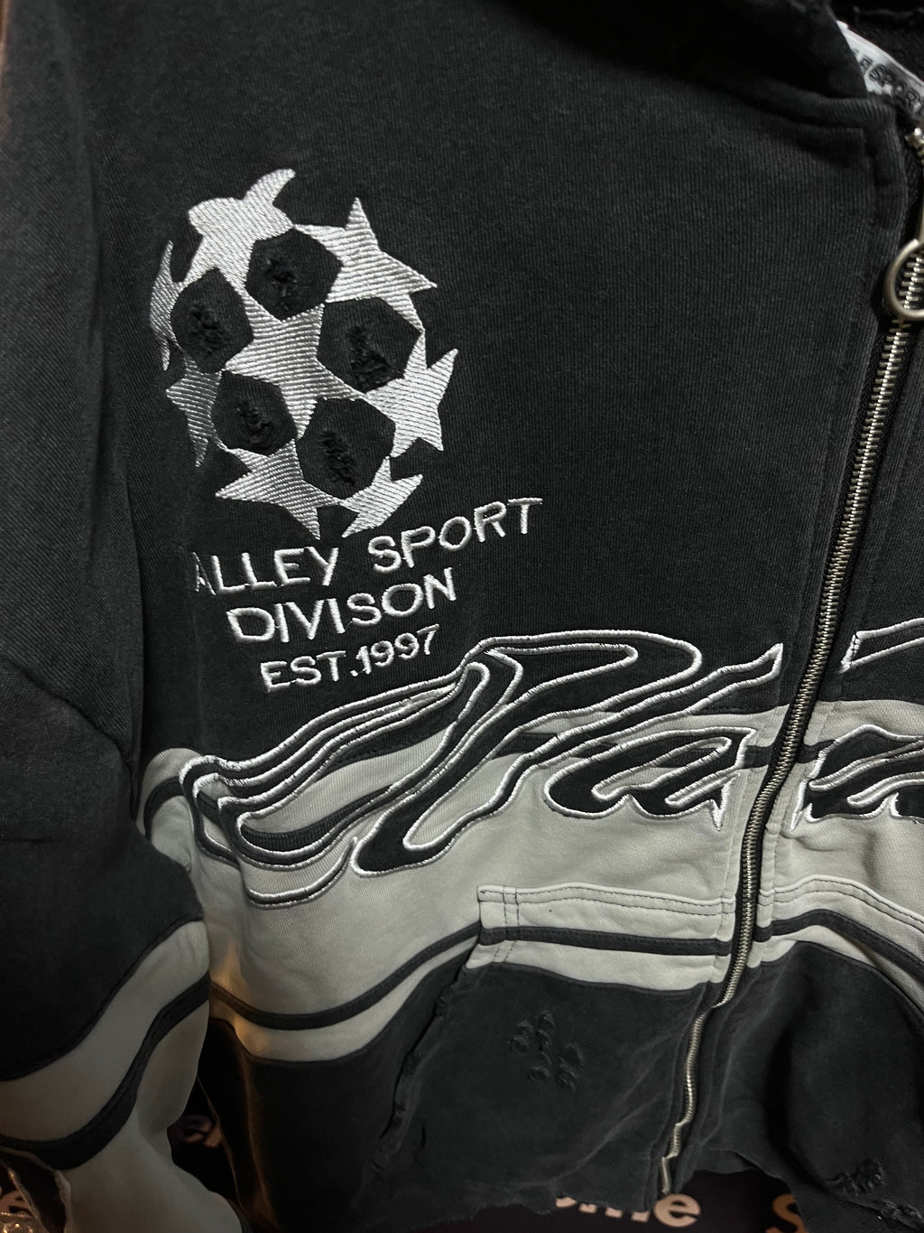 BLACK CURSIVE ZIP UP HOODIE VALLEY
