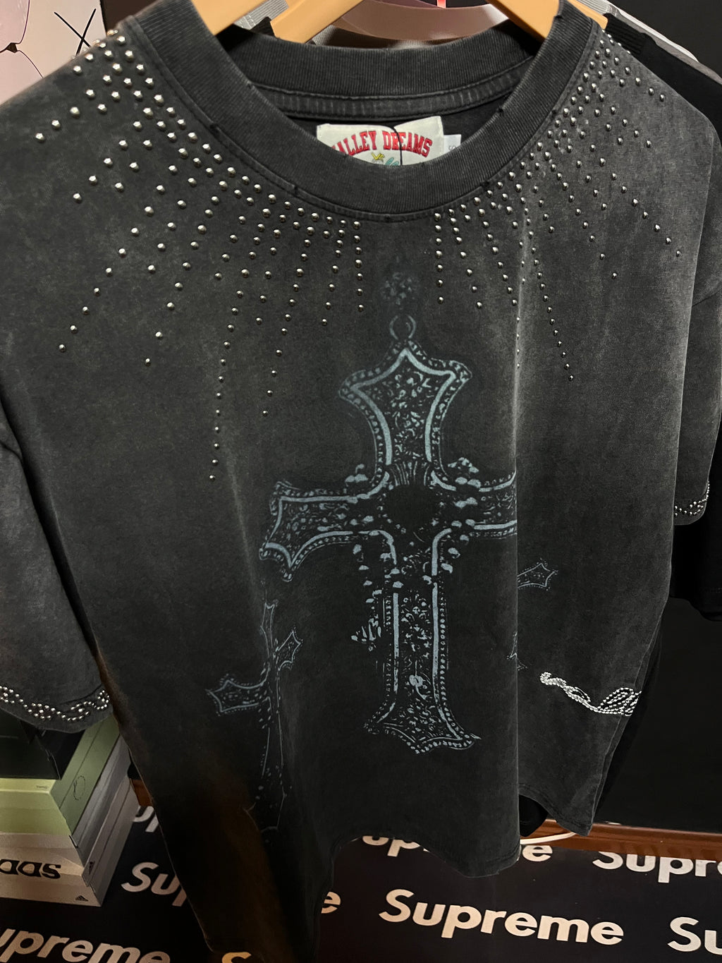 Vale Forever Pierced Tee 'Black'
