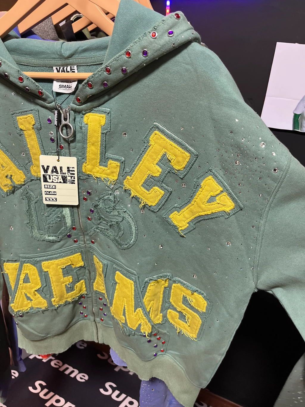 Hoodie Vale Forever Bank