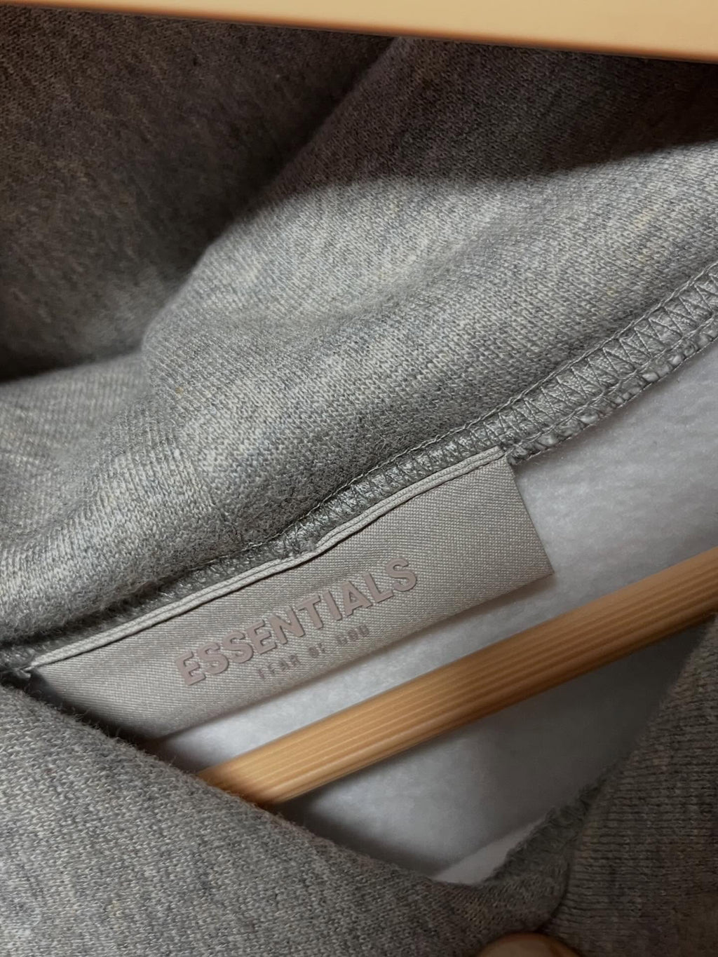 Sudadera con capucha Fear of God Essentials 'Dark Oatmeal'